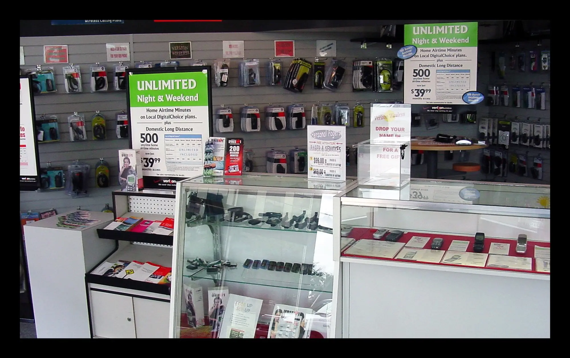 Beltway store interior — cellular phone retail floor
