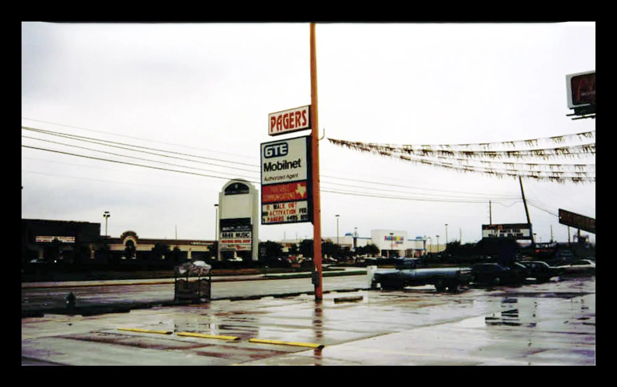 HWY 6 store exterior showing GTE transition signage